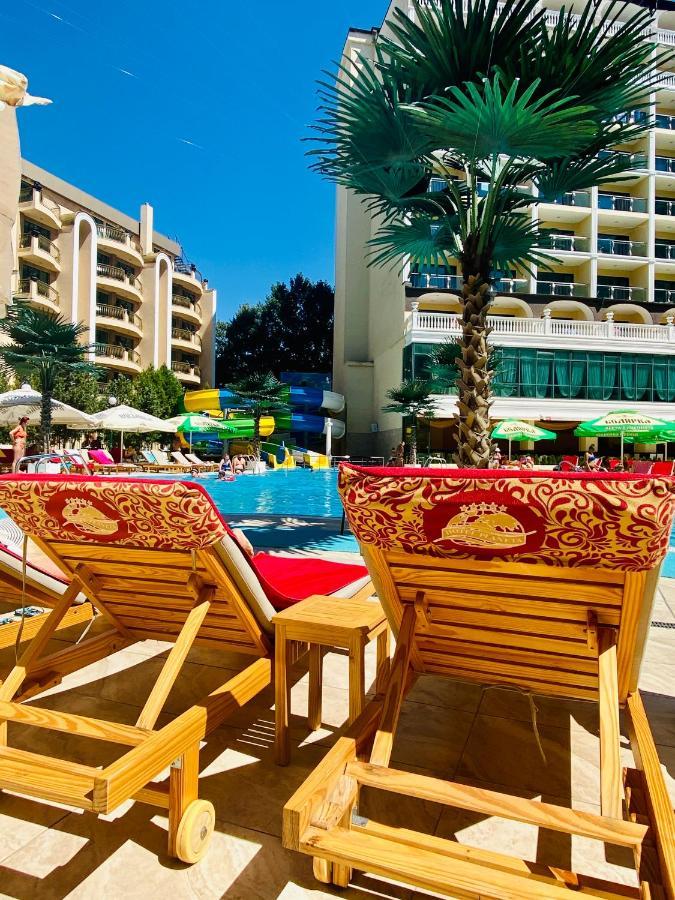 Planeta Hotel & Aquapark Free Beach Access Pantai Sunny Luaran gambar The swimming pool at the hotel