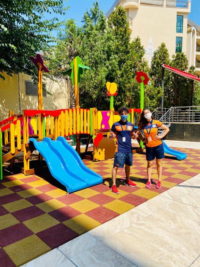 Planeta Hotel & Aquapark Free Beach Access Pantai Sunny Luaran gambar Playground at the school