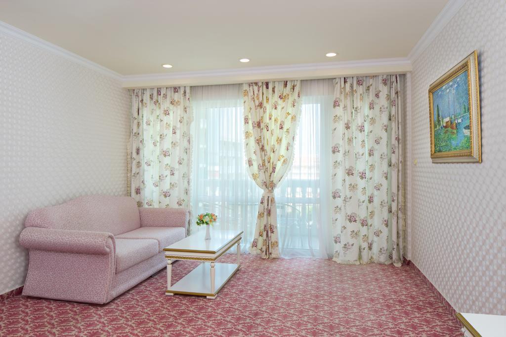 Planeta Hotel & Aquapark Free Beach Access Pantai Sunny Luaran gambar