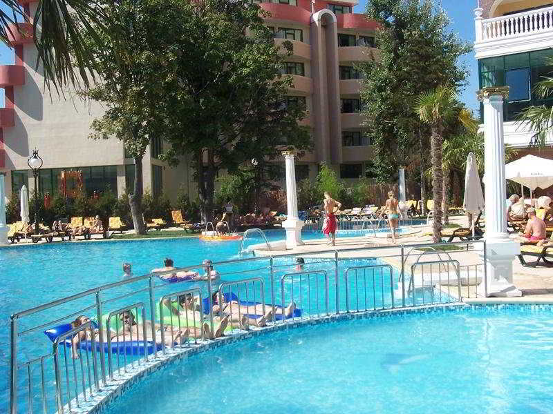 Planeta Hotel & Aquapark Free Beach Access Pantai Sunny Luaran gambar A pool at a hotel in Turkey