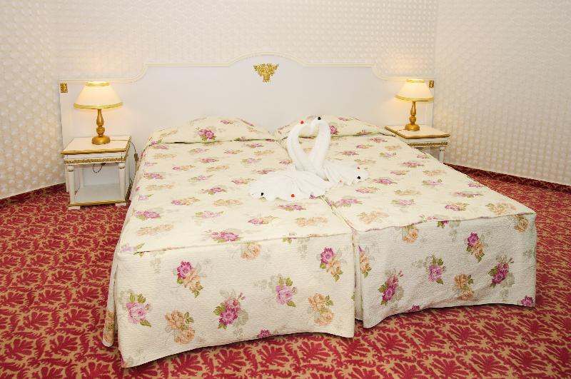 Planeta Hotel & Aquapark Free Beach Access Pantai Sunny Luaran gambar A bed with a bedsheet