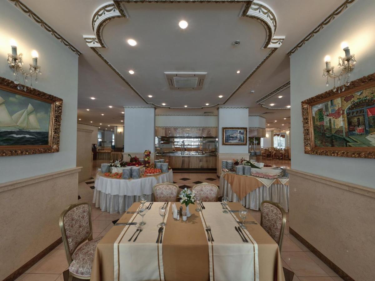 Planeta Hotel & Aquapark Free Beach Access Pantai Sunny Luaran gambar The restaurant